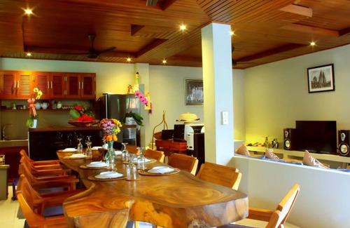 Kutuh Kaja Villa | ¡Villa de estilo balinés a 5 minutos del centro de ubud!