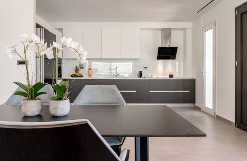Acharavi Apartamento | Balia Suites