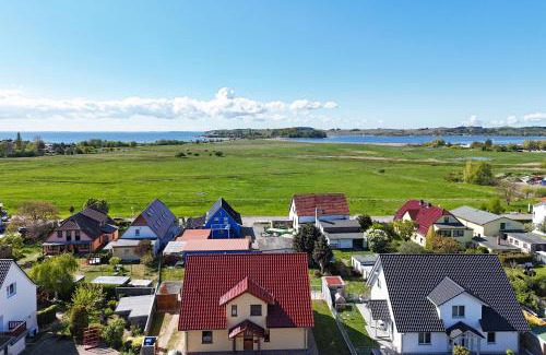 Thiessow Apartamento | Balkon mit Meerblick, gratis Nutzung vom AHOI Erlebnisbad und Sauna in Sellin - Haus De niege Wech FeWo 03