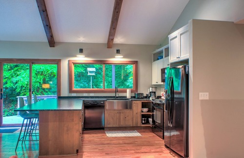 Weaverville Casa | Ballard Creek House | Creekside Cabin in the Mountains
