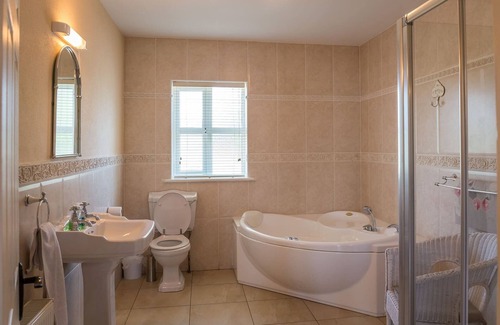 Moyard Casa | Ballinakill Lodge home away from home