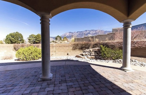 North Albuquerque Acres Casa | Balloon Fiesta getaway in serene North Albuquerque Acres