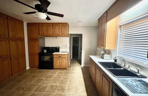 Los Ranchos de Albuquerque Casa | Enchanting Balloon Fiesta Views! 3BR/3BA House+Bonus Room. 1-Acre Lot. Sleeps 8