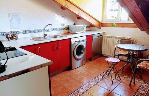 Carbajal de la Legua Apartamento | Boleta. A 5 minutos de León , casa con jardín.