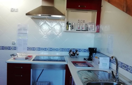 Carbajal de la Legua Apartamento | Boleta. A 5 minutos de León , casa con jardín.
