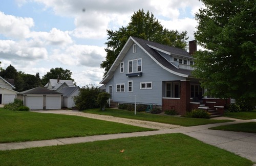 Dyersville Casa | Ballpark Bungalow in Dyersville, Iowa