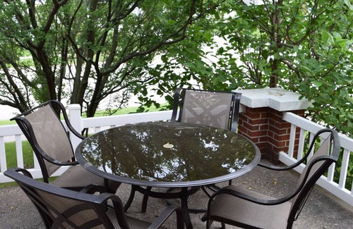 Dyersville Casa | Ballpark Bungalow in Dyersville, Iowa