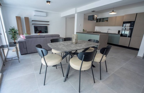 Sliema Casa | Balluta Bay Stylish Apartment