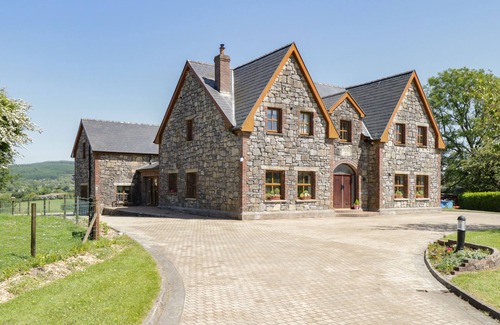 Manorhamilton Cabaña | BALLYBOY VIEW, family friendly in Manorhamilton, County Leitrim