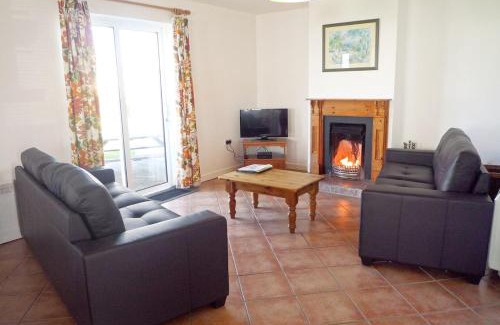 Ballybunion Casa | Ballybunion Holiday Cottages No 27 by Trident Holiday Homes