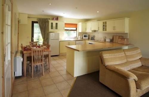 Bantry Cabaña | Ballylickey Bay Holiday Home
