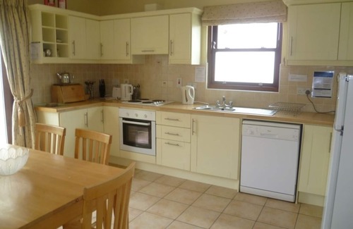 Bantry Cabaña | Ballylickey Bay Holiday Home