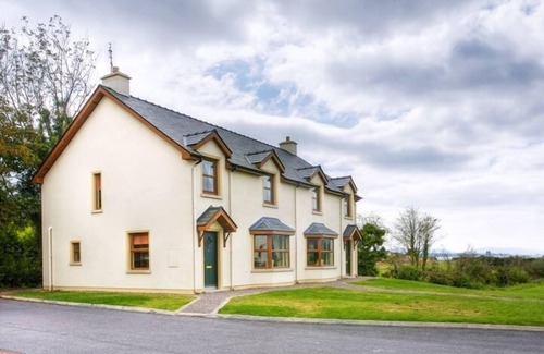 Bantry Cabaña | Ballylickey Bay Holiday Home