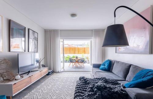 Balmain Apartamento | Balmain Designer 1 Bedroom Apartment with Parking
