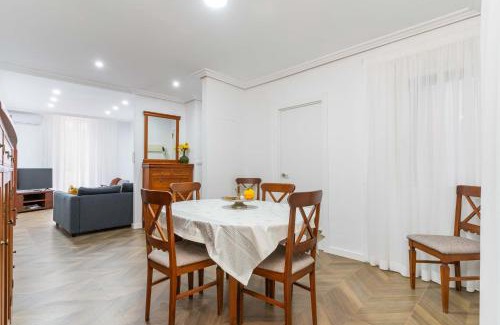 El Pilar Apartamento | Balmes Flat Central Market