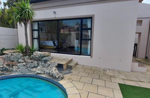 West Beach Casa | Balmoral Cottage, West Beach