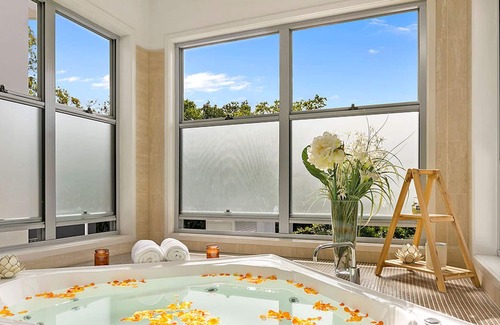 Morningside Casa | Balmoral House Retreat Pool & Spa