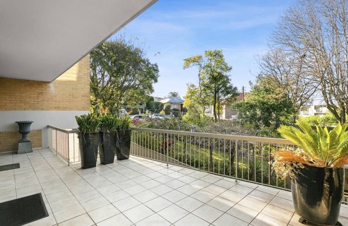 Mosman Apartamento | Balmoral - RAG03 Raglan Street - Spacious 2BR Apartment with Large Balcony Just 200m from Balmoral Beach