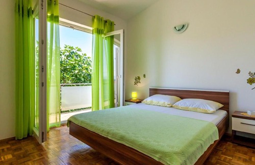 Milcetici Apartamento | Balmy Apartment in Malinska near Sea