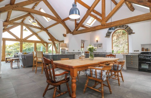 Llaneilian Cabaña | BALOG FARM, family friendly, character holiday cottage in Amlwch