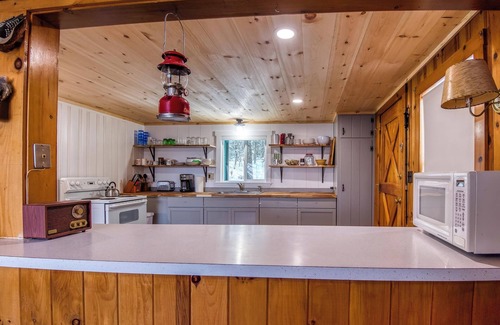 Rangeley Plantation Cabaña | Balsam Breeze - cozy cottage on Mooselookmegunic!