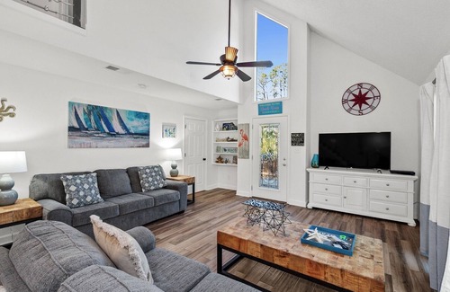 Surf Side Shores Casa | Bama Beach Dreams | Large Fenced-In Yard | Private Beach Access | Pets Welcome