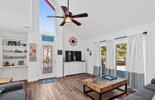Surf Side Shores Casa | Bama Beach Dreams | Large Fenced-In Yard | Private Beach Access | Pets Welcome