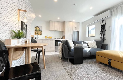 Riccarton Casa | Bambina Luxe New Townhouse with upgraded supplies