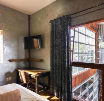 Logan Heights Casa | Bamboo Loft 6BR, 24 guests