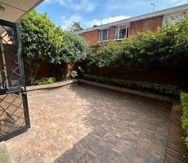 Barrios Unidos Casa | Bamuka Hostal