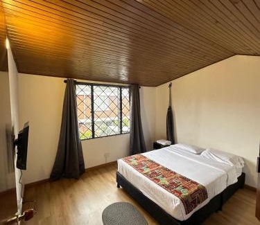 Barrios Unidos Casa | Bamuka Hostal