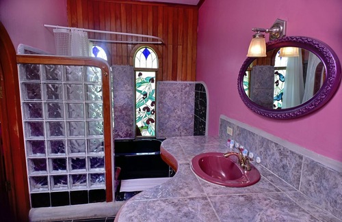 Armenia Cabina | Banana Bank Lodge