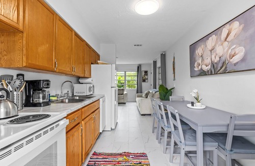 Clearwater Beach Cabaña | BANANA BREEZE COTTAGE. Steps away from the beach Heated pool.