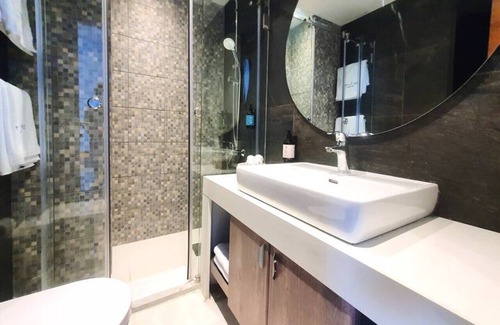 Kfardebian Casa | Banana Leaf: Beachfront Exotic Room in Batroun