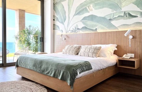 Kfardebian Casa | Banana Leaf: Beachfront Exotic Room in Batroun