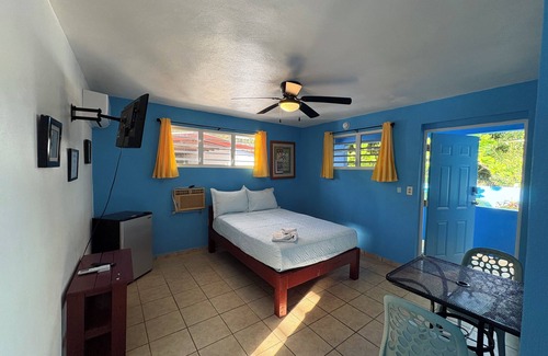 Esperanza Complejo | Bananas Vieques Guesthouse Room 8/Vibrant Area/Private/Steps to the beach