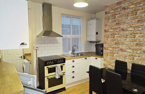 Banbury Casa | Banbury Family Home Sleeps 4 Walking Distance To Town & Train Station