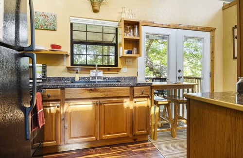 Bandera Cabina | Bandera Stronghold Retreat