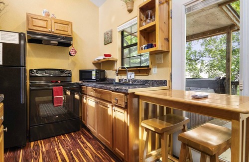 Bandera Cabina | Bandera Stronghold Retreat