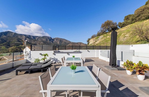 Carratraca Apartamento | BANDERAS & SPA HIDROMASSAGE LUNA(CAMINITO DEL REY/MASSAGE ON REQUEST)