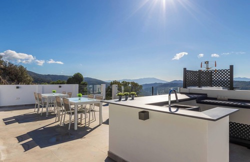 Carratraca Apartamento | BANDERAS & SPA HIDROMASSAGE LUNA(CAMINITO DEL REY/MASSAGE ON REQUEST)