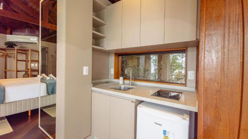 Sambaqui Apartamento | Bangalô Pé na Areia com Piscina MK5729
