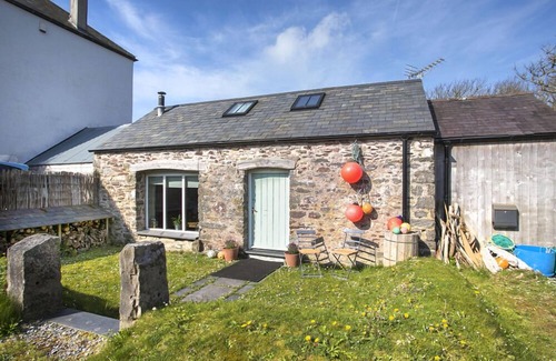 Angle Casa | Bangeston Barn, Holiday Home Angle, Sleeps 6, 3 bedrooms, bathrooms
