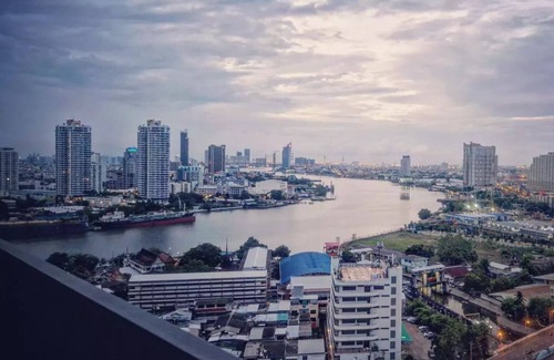 Dao Khanong Condominio | Bangkok Skyline River View Condo