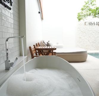 Saen Suk Cama Y Desayuno | Bangsaen Casa Riva