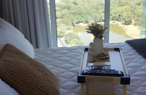 Setor Bueno Apartamento | Banho de Lua - Jacuzzi com vista p/Pq. Vaca Brava
