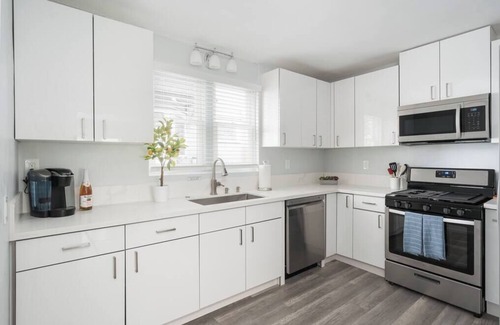 Bankers Hill Apartamento | Bankers Hill Roomy Apt, 7 Min Walk to Downtown