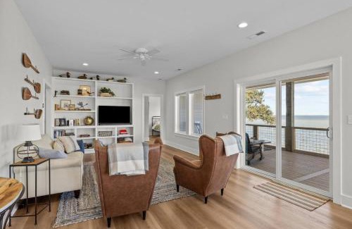 Cedar Island Casa | Banks' Haven home