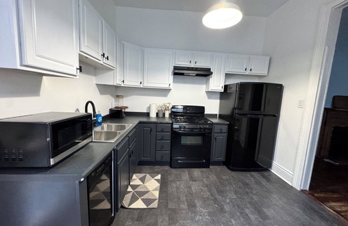 Mid-City Casa | Banks St. Beauty - Walkable, Fun