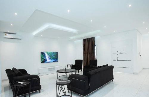 Prampram Casa | Banner Vacation Home & Swimming Pool